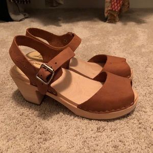 Lottas Highwood Open Brown Oiled Nubuck